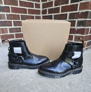 🔥NWOT Women's Dr. Marten's Boots, sz 7